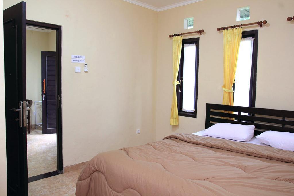 Cinthya Guest House Legian Zimmer foto