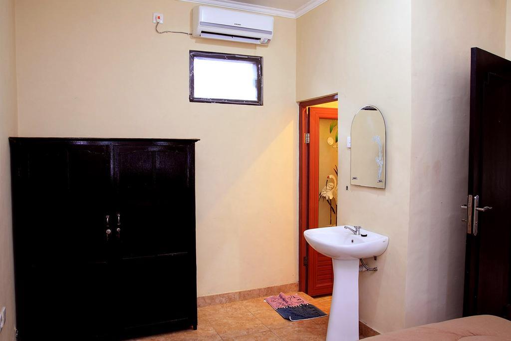 Cinthya Guest House Legian Zimmer foto